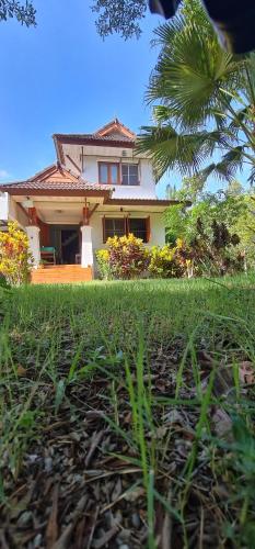 Esterno, บ้านเขียมเลียบคลอง โฮมสเตย์ in Thung Yai Esterno, บ้านเขียมเลียบคลอง โฮมสเตย์ in Thung Yai