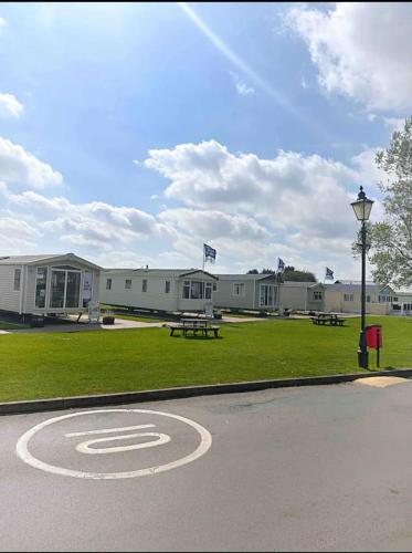 Modern & Blissful Beach Park Holiday Home in Dovercourt, Essex, in 哈里奇 Modern & Blissful Beach Park Holiday Home in Dovercourt, Essex, in 哈里奇