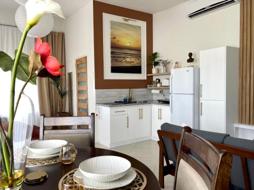Citrine-dreamy Mall Studio Unit in Crown Point Citrine-dreamy Mall Studio Unit in Crown Point