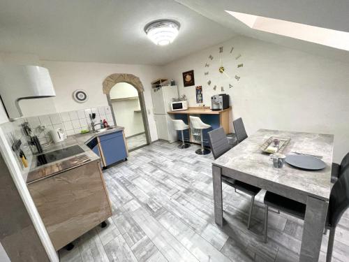 Casa Antic Große Moderne 45qm wohnung im Zentrum Am Bahnhof Kostenloses WLAN in 薩爾費爾德/薩勒 Casa Antic Große Moderne 45qm wohnung im Zentrum Am Bahnhof Kostenloses WLAN in 薩爾費爾德/薩勒