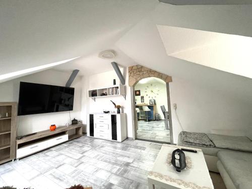 Casa Antic Große Moderne 45qm wohnung im Zentrum Am Bahnhof Kostenloses WLAN in Saalfeld/Saale Casa Antic Große Moderne 45qm wohnung im Zentrum Am Bahnhof Kostenloses WLAN in Saalfeld/Saale