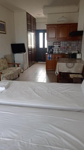 Hotel Apartment Agios Konstantinos in Valeontades Hotel Apartment Agios Konstantinos in Valeontades