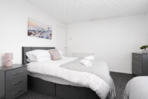 Large 3 bedroom Liverpool Free parking