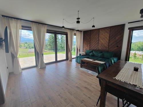 Kilátás, Na polanie in Bustryk Kilátás, Na polanie in Bustryk