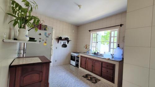 Excelente casa com 3 quartos com suite quintal enorme gramado a 600m da praia em Saquarema muito esp in ชาโกเน Excelente casa com 3 quartos com suite quintal enorme gramado a 600m da praia em Saquarema muito esp in ชาโกเน