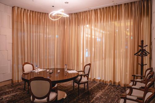 Restaurant, LOTTE HOTEL ULSAN near Ulsan Museum Restaurant, LOTTE HOTEL ULSAN near Ulsan Museum