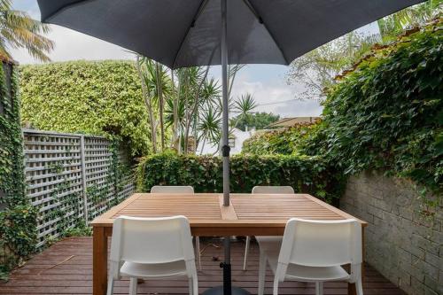 Balcony/terrace, Ideal Location 3 bdr Paddo Terrace Parking & Pets in Paddington Balcony/terrace, Ideal Location 3 bdr Paddo Terrace Parking & Pets in Paddington