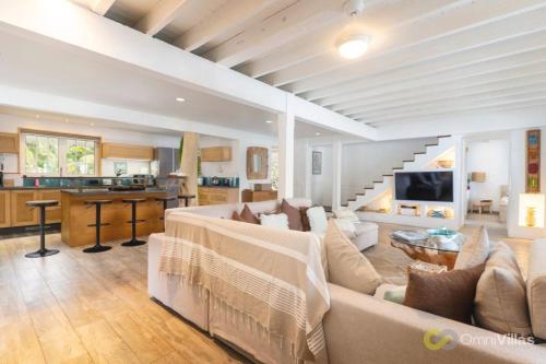 Luxurious 4BR Villa in Farehau Luxurious 4BR Villa in Farehau