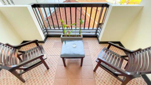 Balcony/terrace, The Tandibayang Hotel And Villas in Legian Balcony/terrace, The Tandibayang Hotel And Villas in Legian