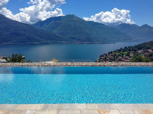 SUNRISE'S Lodge in Pianello Del Lario SUNRISE'S Lodge in Pianello Del Lario