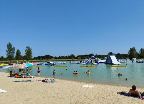 Attractions, Maison charmante avec jardin in Coutras Attractions, Maison charmante avec jardin in Coutras
