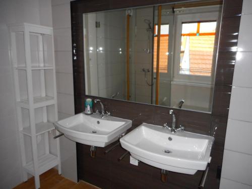 Pod Věží (Pod Vezi) in Zajeci Pod Věží (Pod Vezi) in Zajeci