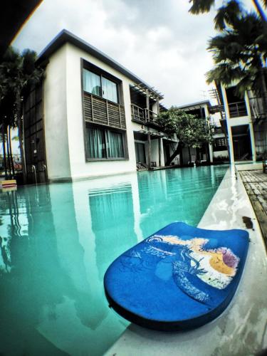 ザ パラゴン イン17