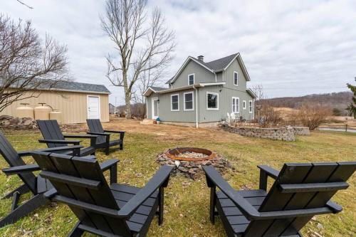 Hillcrest Cottage - Charming Cottage with hot tub and view! in Callicoon (NY) Hillcrest Cottage - Charming Cottage with hot tub and view! in Callicoon (NY)