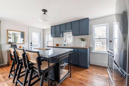 Hillcrest Cottage - Charming Cottage with hot tub and view! in Callicoon (NY) Hillcrest Cottage - Charming Cottage with hot tub and view! in Callicoon (NY)