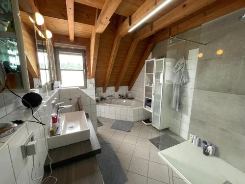 Badkamer, Spessart Oase in Marktheidenfeld Badkamer, Spessart Oase in Marktheidenfeld