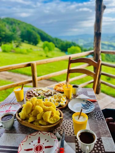 Katun Lanista-Kolibe Bogavac in Mojkovac Katun Lanista-Kolibe Bogavac in Mojkovac