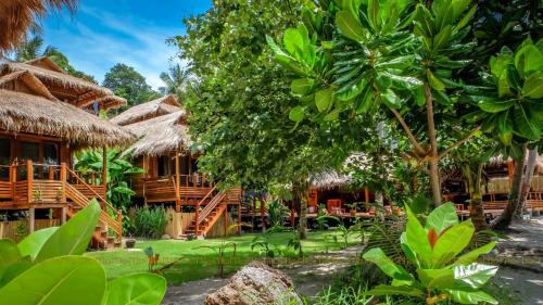Ten Moons Lipe Resort in Ko Lipe Ten Moons Lipe Resort in Ko Lipe