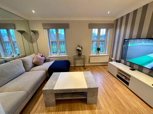 delat sällskapsrum/tv-rum, MUFC & Trafford Centre Townhouse 4 BR FREE Parking in Manchester delat sällskapsrum/tv-rum, MUFC & Trafford Centre Townhouse 4 BR FREE Parking in Manchester