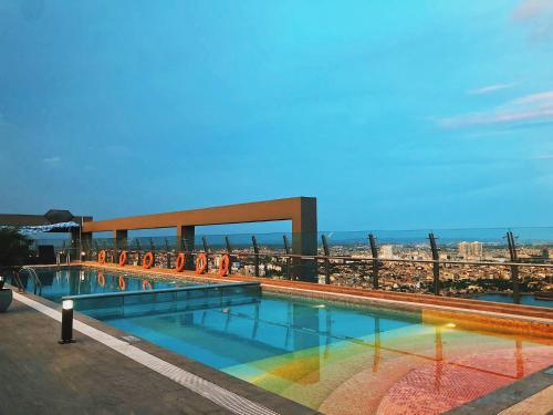 Swimming pool, Mercure Hai Phong in Haiphong Swimming pool, Mercure Hai Phong in Haiphong