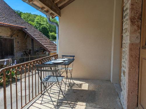 Balcony/terrace, La Saugeraie - Renovated cottage for 2 in historic village in Burnand Balcony/terrace, La Saugeraie - Renovated cottage for 2 in historic village in Burnand