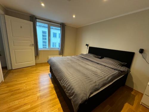 Vendégszoba, Charming 3-Bedroom Apartment in the Heart of Kristiansund in Kristiansund Vendégszoba, Charming 3-Bedroom Apartment in the Heart of Kristiansund in Kristiansund