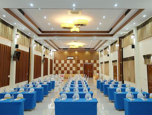 Meeting room / ballrooms, Chaophayathara Riverside Hotel in Chai Nat Meeting room / ballrooms, Chaophayathara Riverside Hotel in Chai Nat