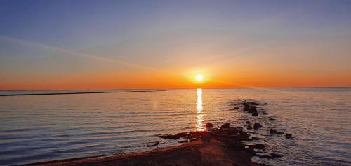 設施, Guboja in 內林加 設施, Guboja in 內林加