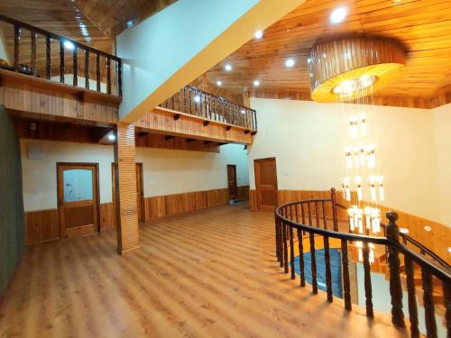 BnBBuddy Luxury Heritage Villa in Shirar Kullu Manali in Bran BnBBuddy Luxury Heritage Villa in Shirar Kullu Manali in Bran