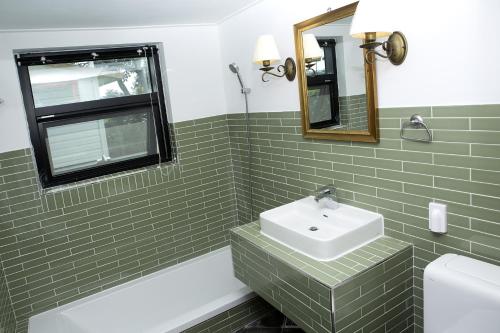 Salle de bain, Casa Bonbon near Musée Haenyeo de Jeju Salle de bain, Casa Bonbon near Musée Haenyeo de Jeju