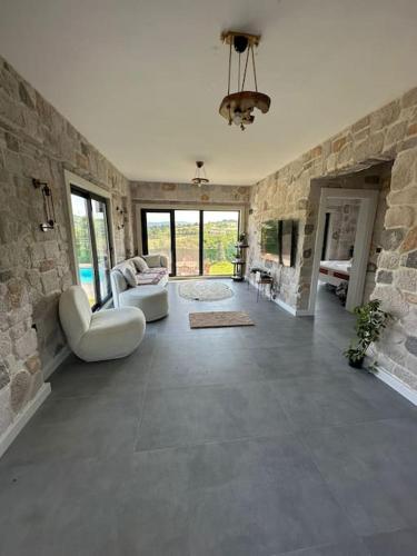 MEDASUİTE Stone House With Pool And Jacuzzi (MEDASUITE Stone House With Pool And Jacuzzi) in 凱爾佩 MEDASUİTE Stone House With Pool And Jacuzzi (MEDASUITE Stone House With Pool And Jacuzzi) in 凱爾佩