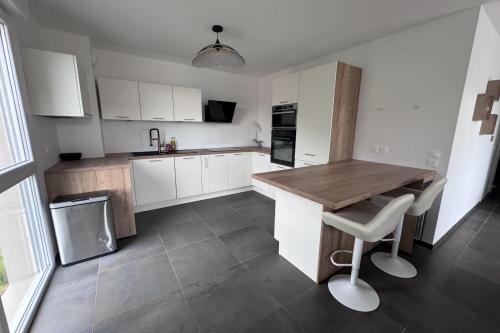 Apartment of standing with swimming pool in Vallon de Coste Apartment of standing with swimming pool in Vallon de Coste