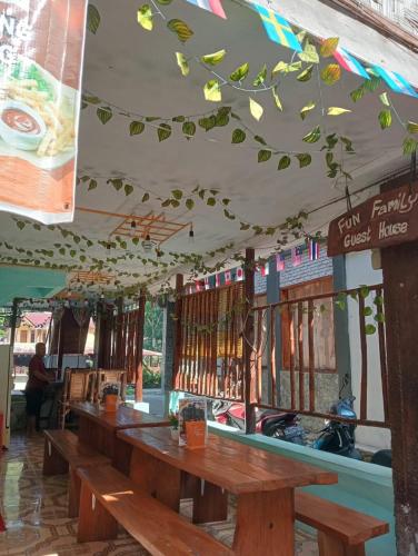 Fun Family Guest House n Jungle Tour in Bukit Lawang Fun Family Guest House n Jungle Tour in Bukit Lawang