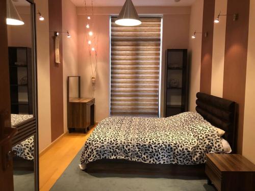 Downtown Delight 2BR Cozy Haven