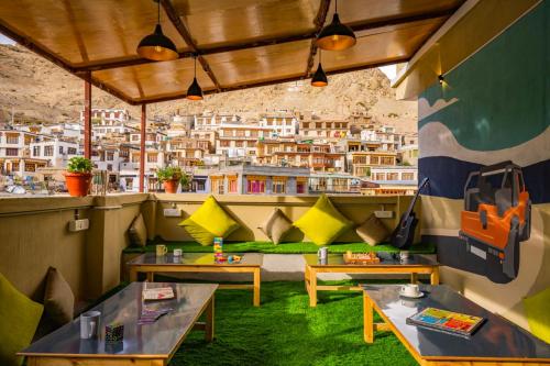 Balcony/terrace, LeHostel in Leh Balcony/terrace, LeHostel in Leh