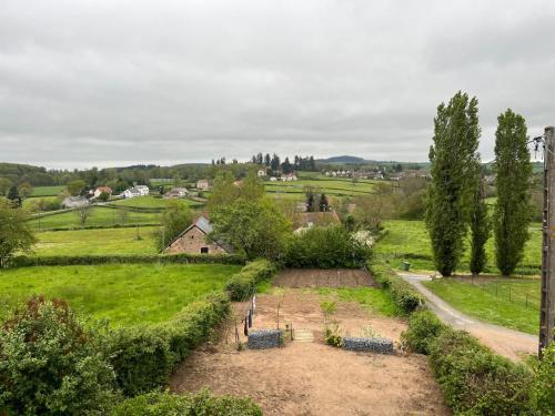 Kert, Domaine du pavillon Gîte 15 personnes (Domaine du pavillon Gite 15 personnes) in Paray-le-Monial Kert, Domaine du pavillon Gîte 15 personnes (Domaine du pavillon Gite 15 personnes) in Paray-le-Monial