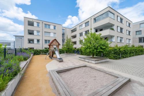 Játszótér, EXQUIS 2BR Design Apartment LOUIS I Parking I Balcony I Mercedes-Benz I Family-friendly in Boblingen Városközpont Játszótér, EXQUIS 2BR Design Apartment LOUIS I Parking I Balcony I Mercedes-Benz I Family-friendly in Boblingen Városközpont