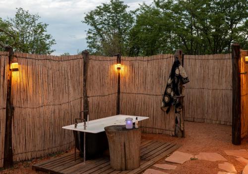 Ванная комната, Hideaways Nantwich Lodge, Hwange in Хванге Ванная комната, Hideaways Nantwich Lodge, Hwange in Хванге