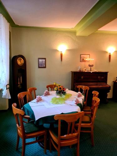 مطعم, Logis Hotel Stadt Neustadt in Neustadt an der Orla مطعم, Logis Hotel Stadt Neustadt in Neustadt an der Orla