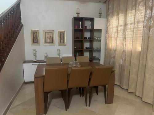 Superbe duplex avec jardin in ไอน์ซากูอัน Superbe duplex avec jardin in ไอน์ซากูอัน
