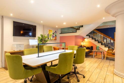 숙소 외관, 홀리데이 인 카디프 시티 바이 IHG (Holiday Inn Cardiff City By IHG) in 카디프 숙소 외관, 홀리데이 인 카디프 시티 바이 IHG (Holiday Inn Cardiff City By IHG) in 카디프