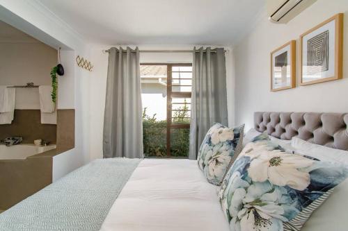 Chic, Cozy, Modern, Secure and Centrally Located