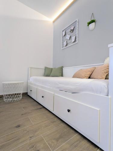 Apartments Gin & Tonic