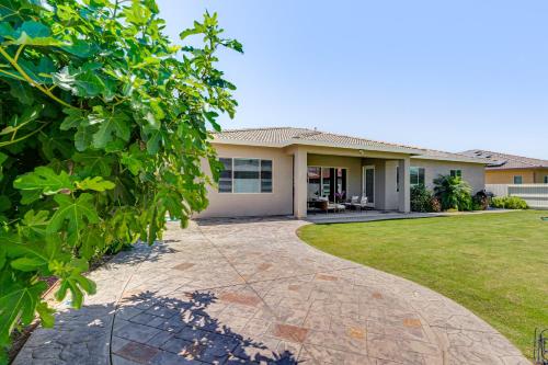 Beautiful Bakersfield Home about 8 Mi to Downtown! in นอร์ทเบเคอร์สฟิลด์ Beautiful Bakersfield Home about 8 Mi to Downtown! in นอร์ทเบเคอร์สฟิลด์