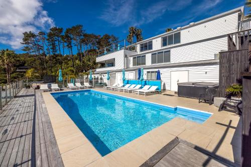 Swimming pool, Palm Beach Perfection SPA Pool Free WIFI in Ostend Swimming pool, Palm Beach Perfection SPA Pool Free WIFI in Ostend