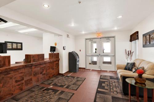 Exterior view, Super 8 By Wyndham Swift Current in Swift Current (SK) Exterior view, Super 8 By Wyndham Swift Current in Swift Current (SK)