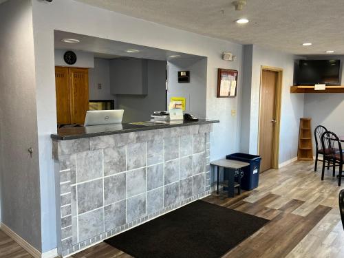 Lobby, Super 8 By Wyndham Altoona in Altoona (PA) Lobby, Super 8 By Wyndham Altoona in Altoona (PA)
