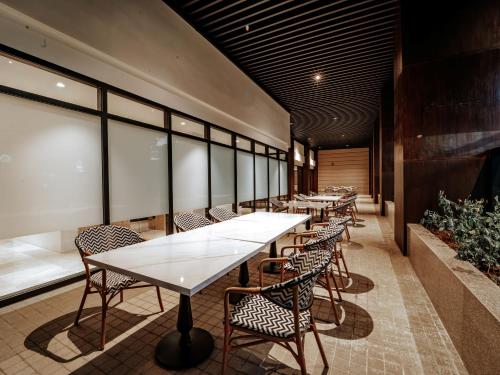 レストラン, メトロセンター ホテル & コンベンション センター (Metrocentre Hotel & Convention Center) in ボホール レストラン, メトロセンター ホテル & コンベンション センター (Metrocentre Hotel & Convention Center) in ボホール