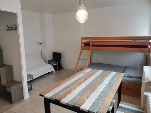 Studio Cours Emile Zola Métro République