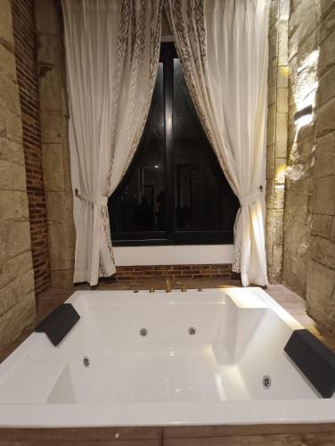 Facilities, Villa Sasandu Termanu in Taman Sari Facilities, Villa Sasandu Termanu in Taman Sari